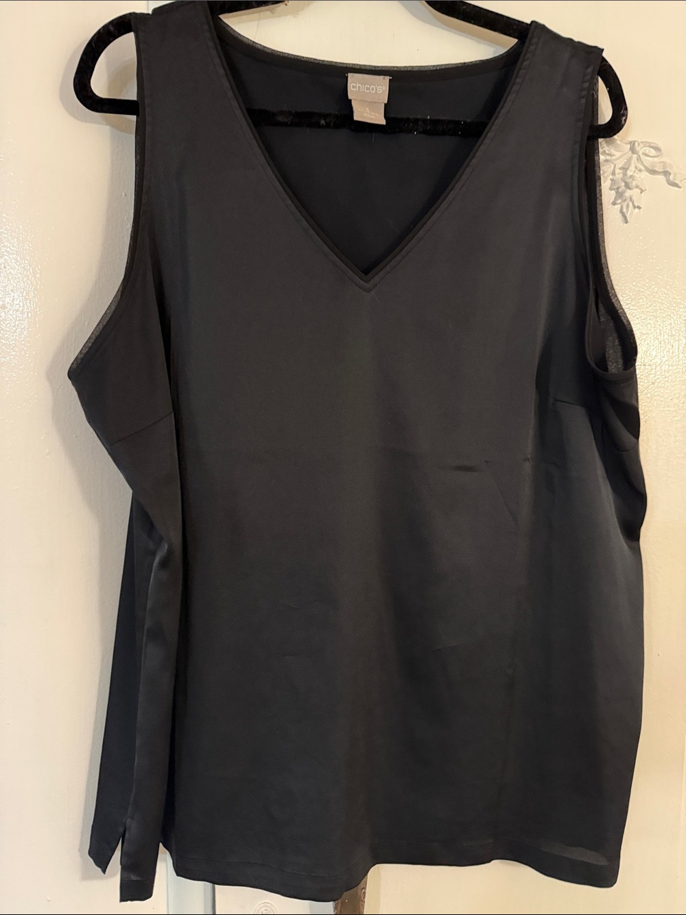 Chico's Black V-Neck Sleeveless Satin Top SZ 3 16-18